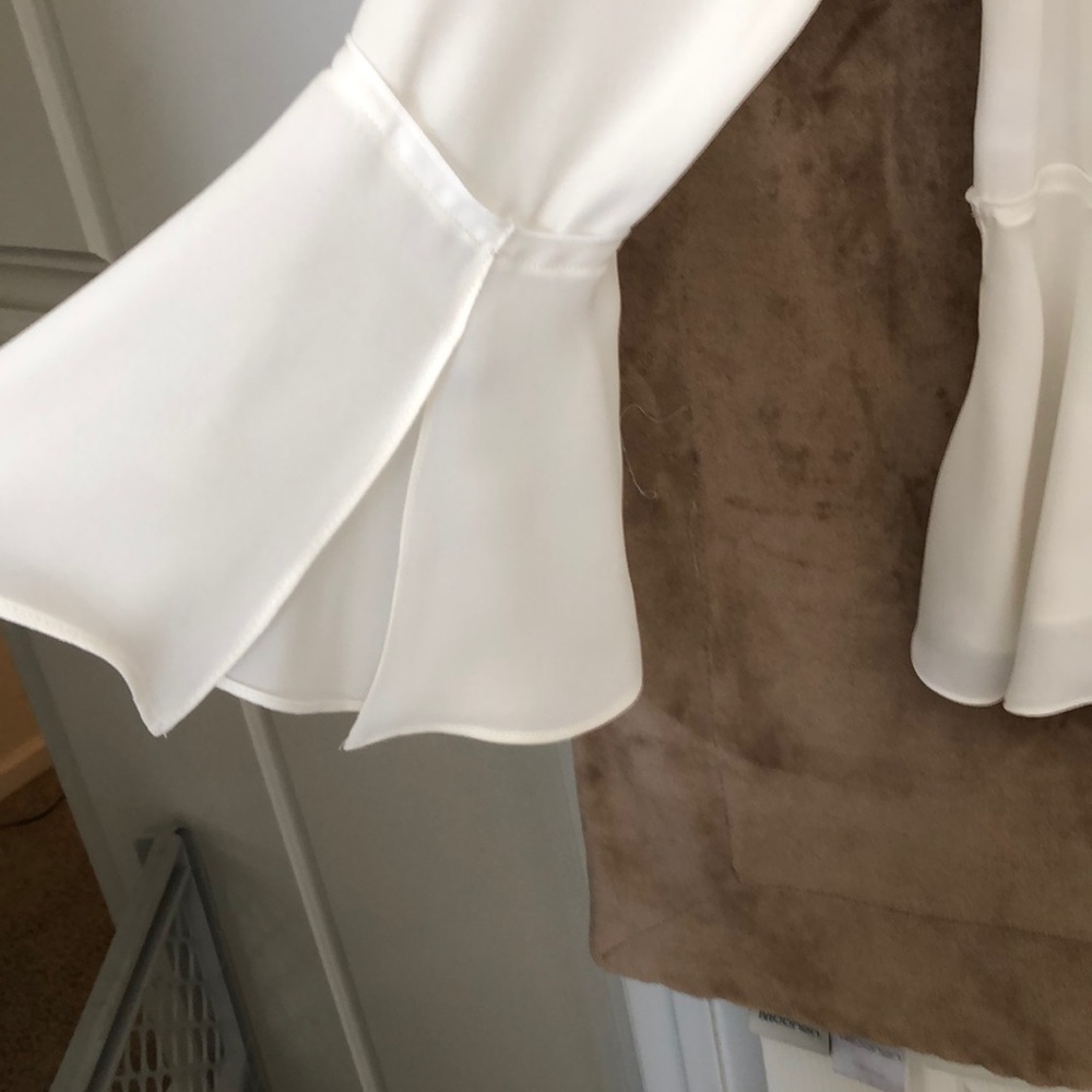 SOLD Theory silk blouse drop waist & flutter cuffs - Picture 4 of 6